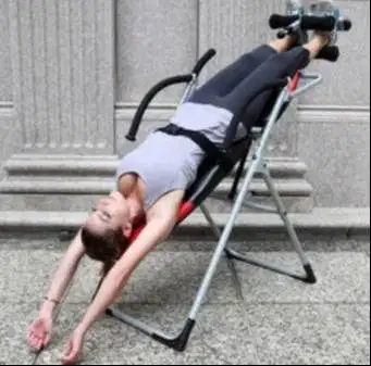 Berwyn Inversion Chair - merah Kursi untuk memperbaiki postur tubuh