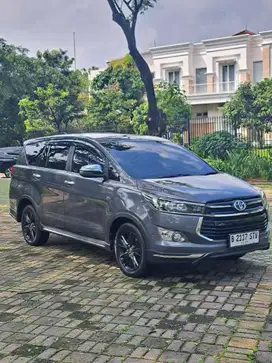 Toyota Innova Venturer 2.0 Bensin AT 2017