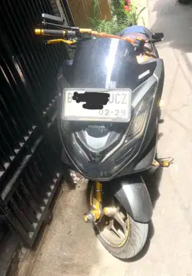 Honda PCX type tertinggi. Over credit