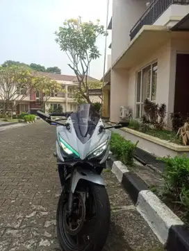 Honda CBR 150 R Tahun 2019 Sultan Elegan Gasskeun