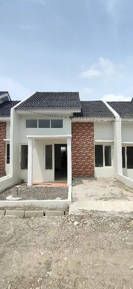 Rumah Depan Taman Bermain Alana Hills Driyorejo Gresik