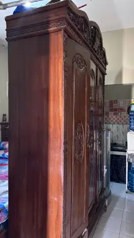 Lemari kayu jati 3 pintu