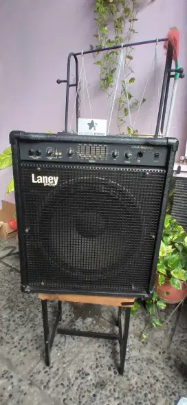 Laney HCM120B bass amp hardcore max