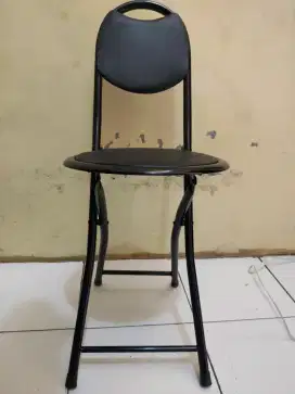 Kursi lipat besi