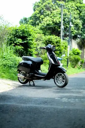 PIAGGIO VESPA MATIC SPRINT IGET TERMURAH BERGARANSI ( BISA KREDIT )