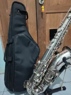 Dijual cepat Saxophone Tenor Lingcone