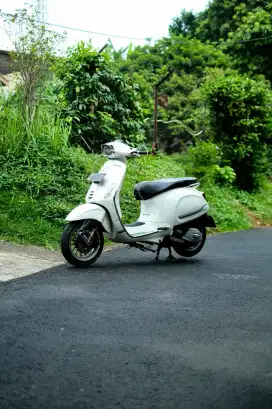 PIAGGIO VESPA MATIC SPRINT 150 IGET TERMURAH BERGARANSI (BISA KREDIT)