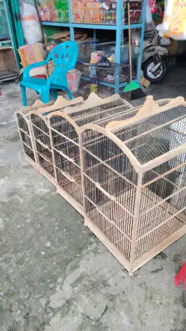 Sangkar burung petak