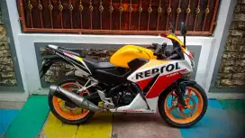 honda cbr 150 th 2015 repsol mesin bagus mulus orisinil