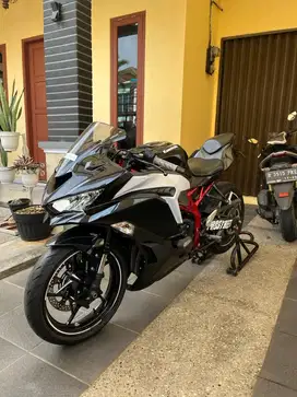 ZX 25 R ABS 2021 full paper