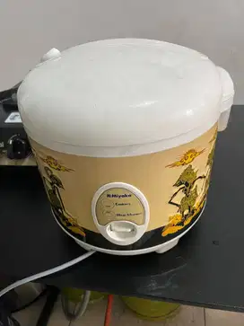 Rice cooker Miyako MCM508 Bekas