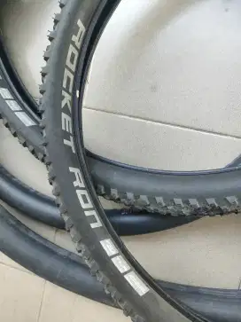 Ban sepeda schwalbe rocket ron 27,5