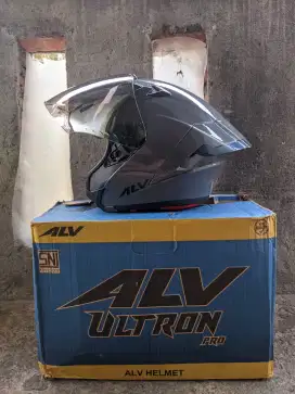 Helm ALV Ultron Pro