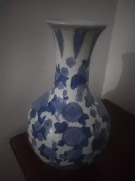 Vas Bunga keramik motif kembang warna biru