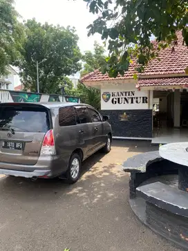 Toyota Kijang Innova 2009 Bensin