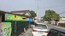 TANAH BONUS BANGUNAN RUMAH DEKAT BANDARA ADISUTJIPTO