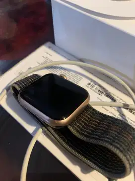 Apple Watch seri 5, 40mm