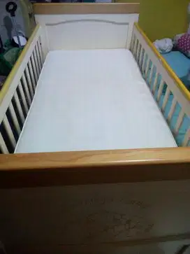 Jual baby bed kondisi 98% merk humprey's corner