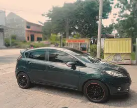 Mobil Matic Ford fiesta S Semarang