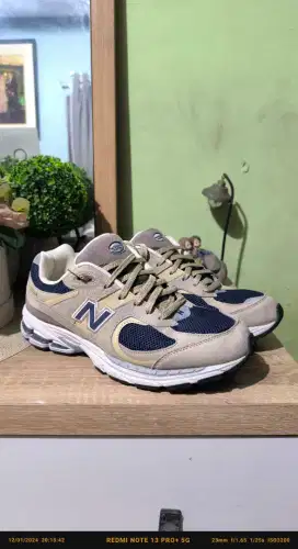 NEW BALANCE 2002R Beige Navy, Rare Color