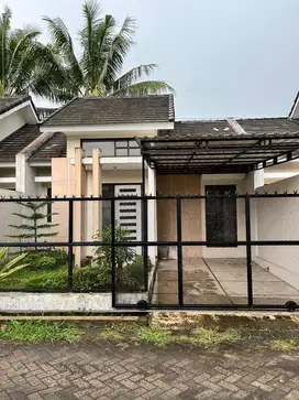 Dijual Rumah Second Asri Siap Huni Curungrejo Kepanjen