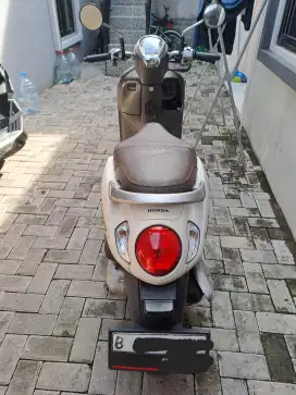 Scoopy Prestige 2023