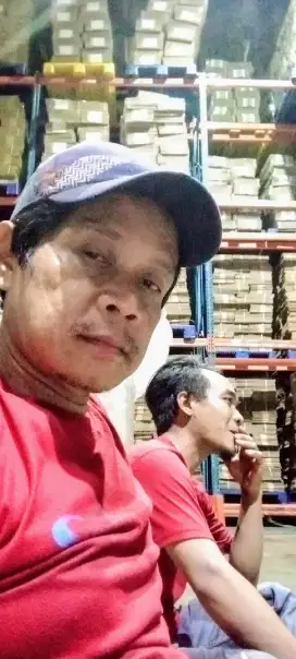 Lowonga. Kerja bongkar muat barang gajih borongaan