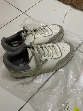 Sepatu pull and bear uk 41 baru seminggu pakai