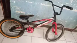 Sepeda bmx merk genio 20in rem terpedo