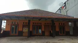 Rumah/Bedeng 3 Pintu