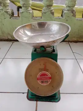 Timbangan analog. Timbangan gula. Timbangan tepung