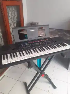 Keyboard Yamaha PSR E 263 lengkap