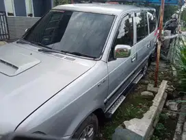 Toyota Kijang 2004 Bensin