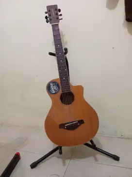 Gitar Lakewood Akustik ukuran body 3/4 bonus tas