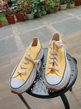 Sepatu converse