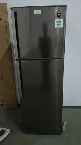 Kulkas 2 pintu Sharp SJ-420GP