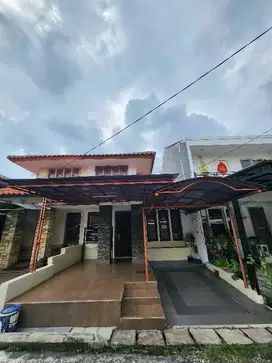 Dijual Rumah Taman Parahyangan Karawaci