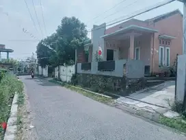 rumah pinggir jalan raya deket alun alun serang