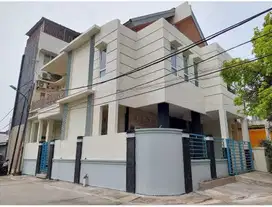 Dijual Rumah mewah Hoek Semi Furnish startegis di kelapa gading timur