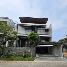 Rumah 3 Lantai di Citraland Waterfront Surabaya Dekat Ke Mana Aja