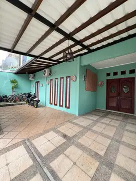 Rumah Modern Minimalis Terawat dan Siap Huni di Cinere