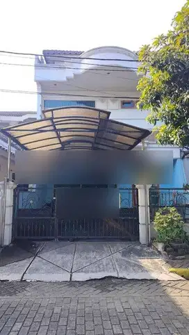 Rumah 3 Lantai di Mahkota Mas Cikokol Tangerang L2 240325