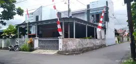 Dijual rumah bagus 2 Lt posisi sudut di Jln Krida Malalalang Satu