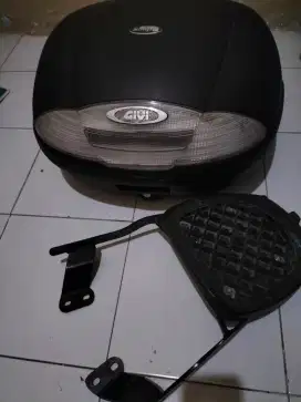 Box Givi E45 siap touring