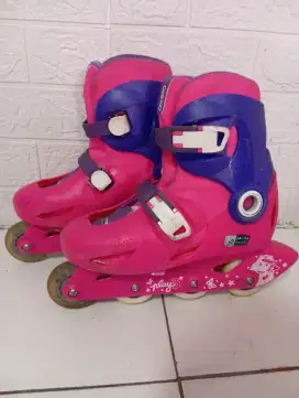 Oxelo sepatu roda anak play 3

size 34-36