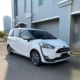 Toyota All New Sienta Sienta V Welcab AT Super White 2020 Kursi roda