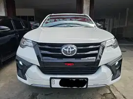 KM 41 RIBUAN Toyota Fortuner VRZ TRD At 2017 Putih Plat Genap Terawat