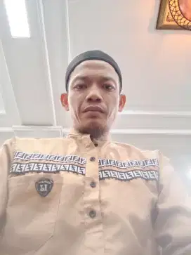 Saya sedang mencari pekerjaan office boy atau kurir