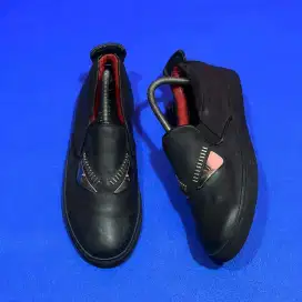 Sepatu Fendi slipon