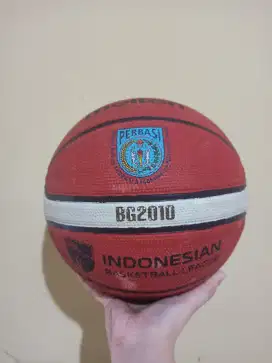 Bola Basket Molten B6G2010 Rubber Outdoor